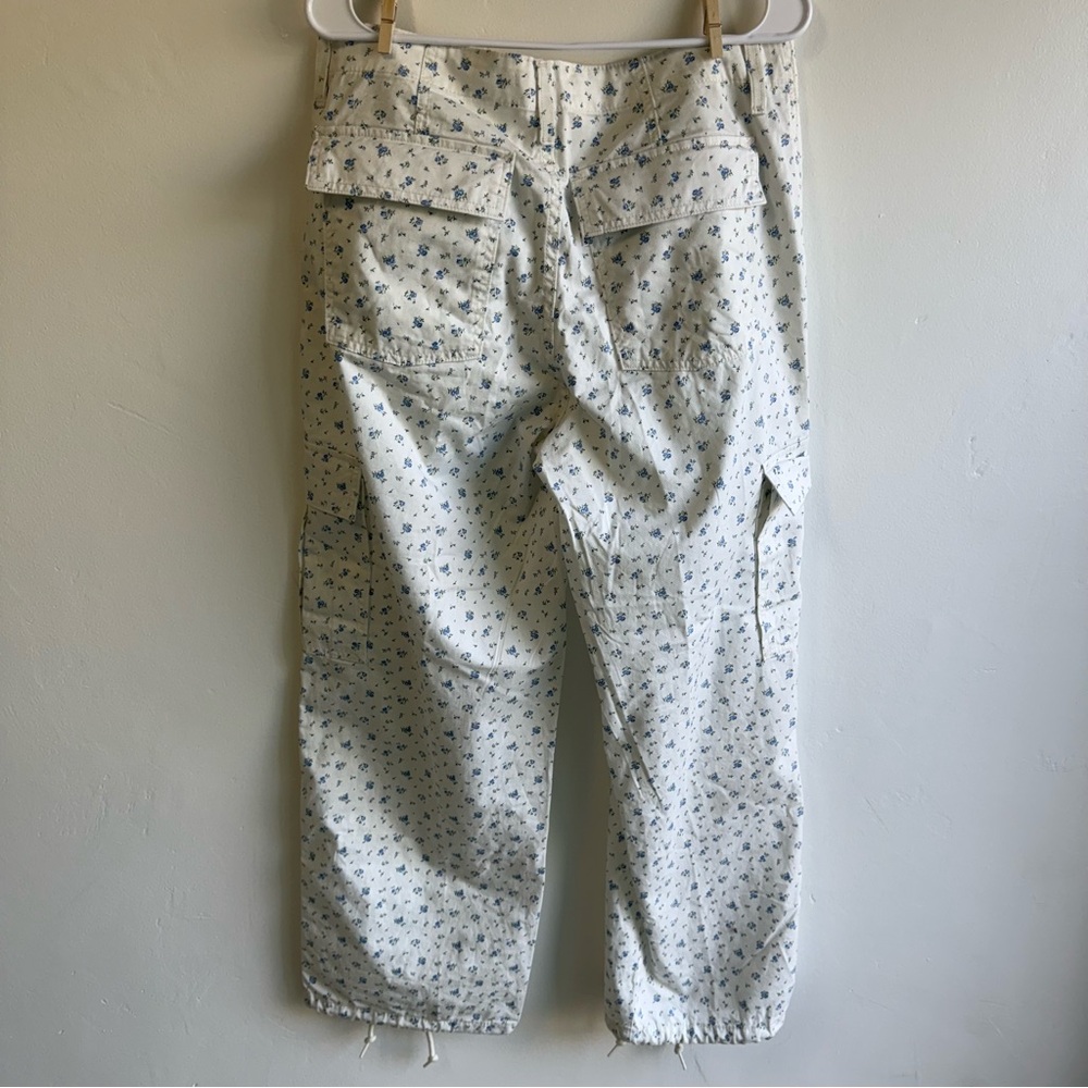 Levi’s “Isabel” Floral White ‘94 Baggy Cargo Pants NWOT - Picture 2 of 7